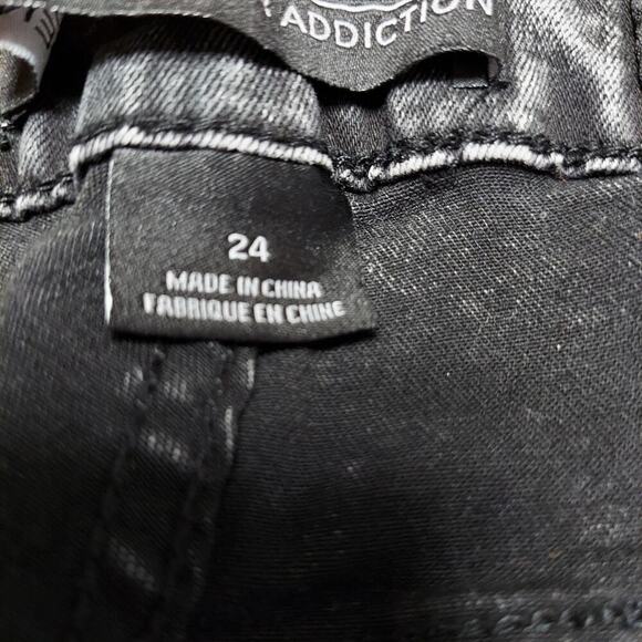 City Chic Women's Plus Size Harley Mid-Rise Ankle Grazer Black Acid Wash Jeans - Picture 7 of 8